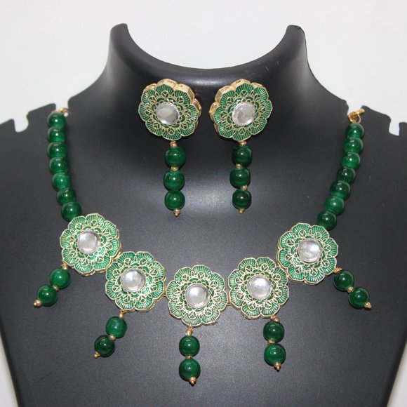 Green Kundan Choker Set - Picture 2 of 2